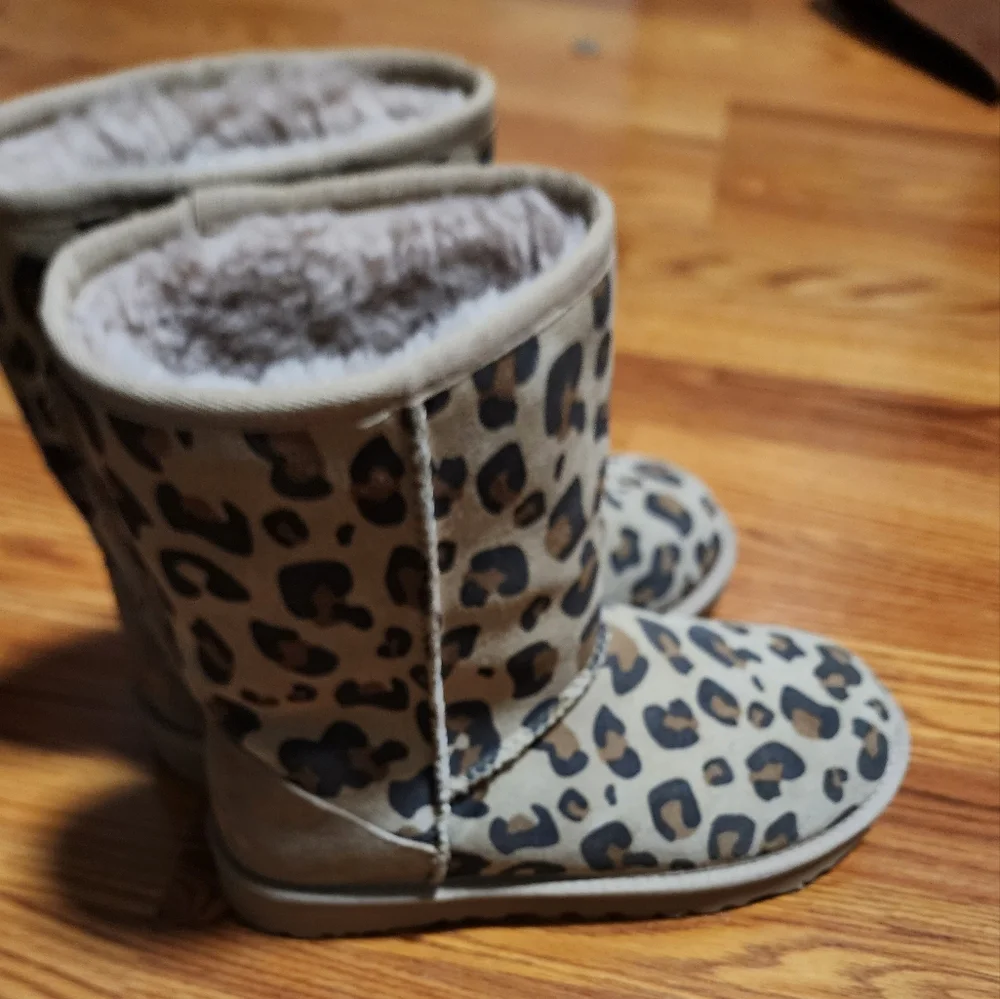 UGG Classic Short II Bootie